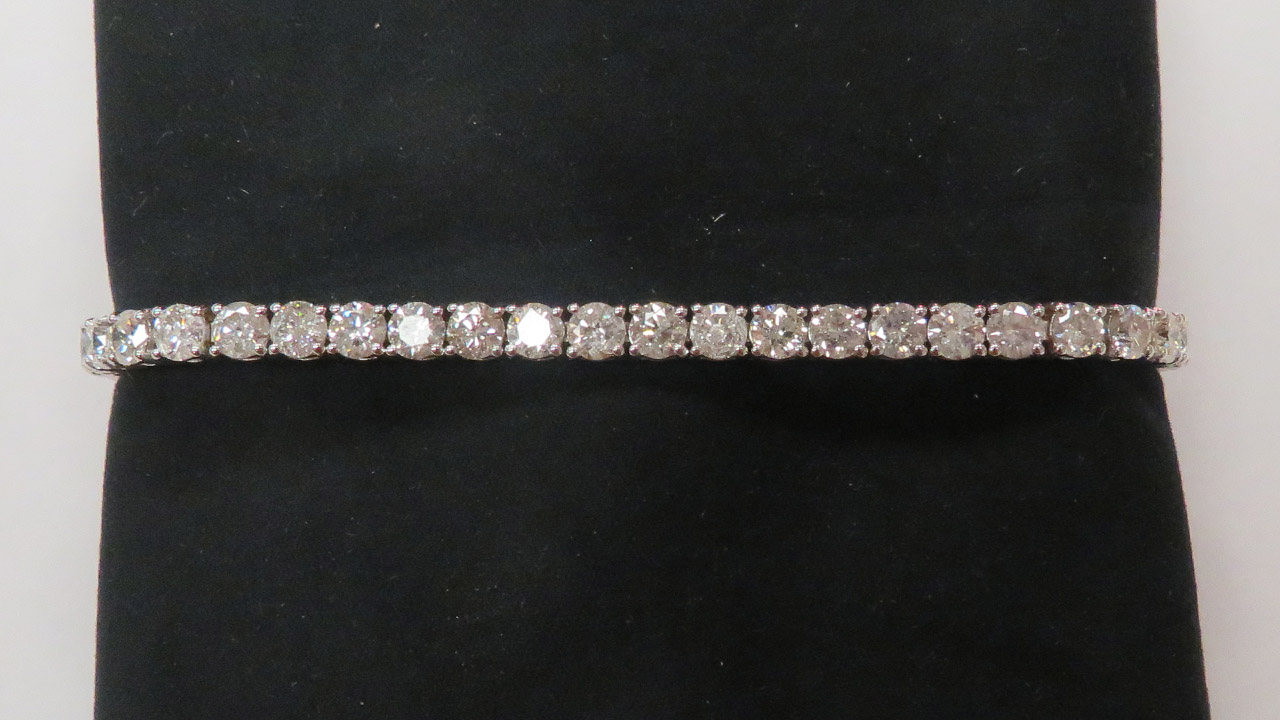 1st Image of a N/A WHITE GOLD ROUND BRILLIANT CUT DIAMOND BRACELET