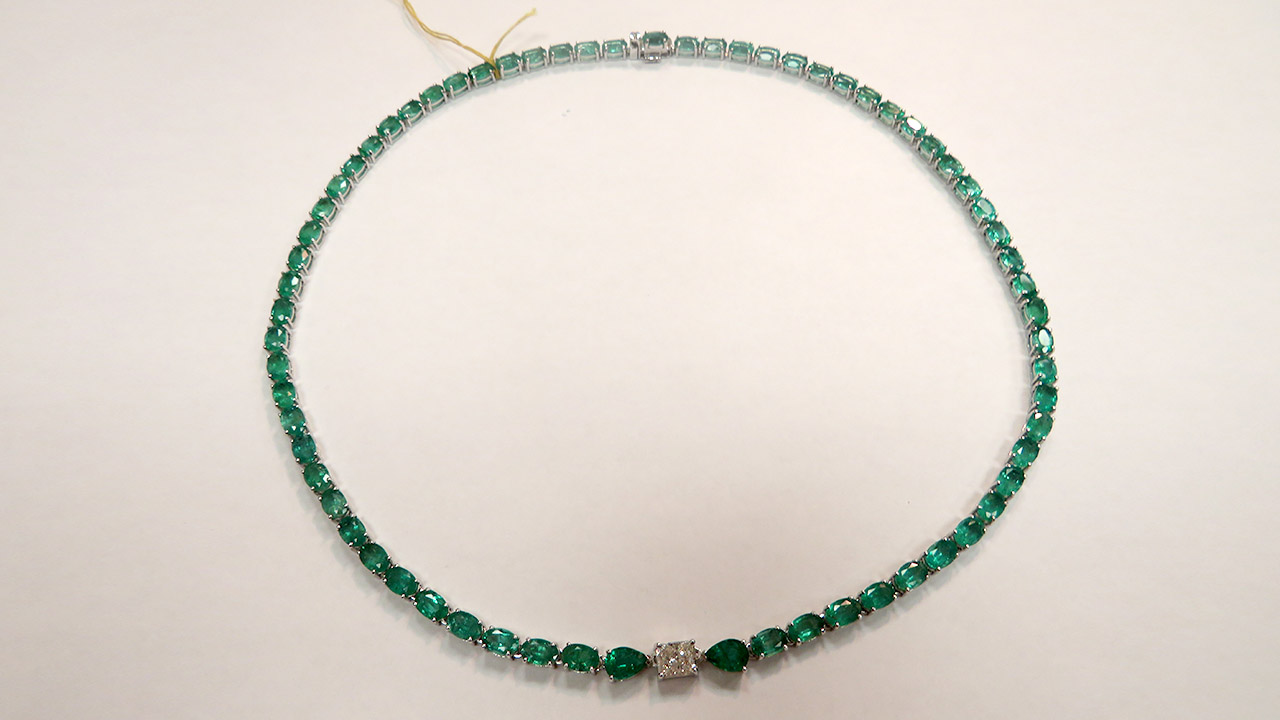 1st Image of a N/A WHITE GOLD NATURAL BERYL AND DIAMOND NECKLACE