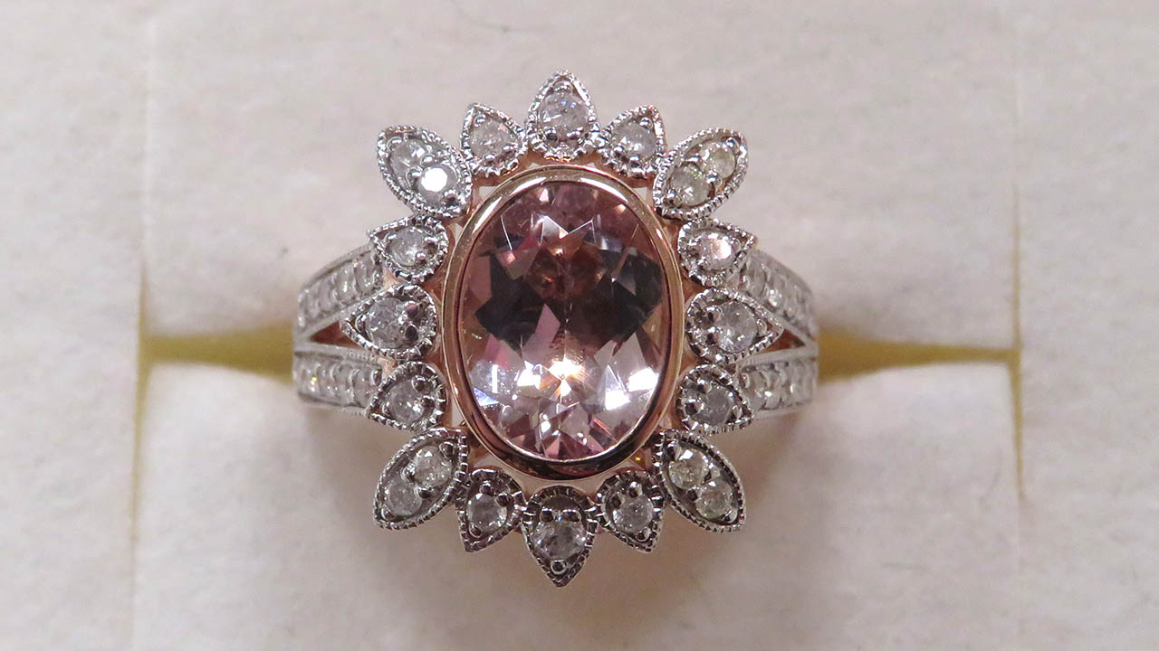 0th Image of a N/A MORGANITE AND DIAMOND COCKTAIL RING