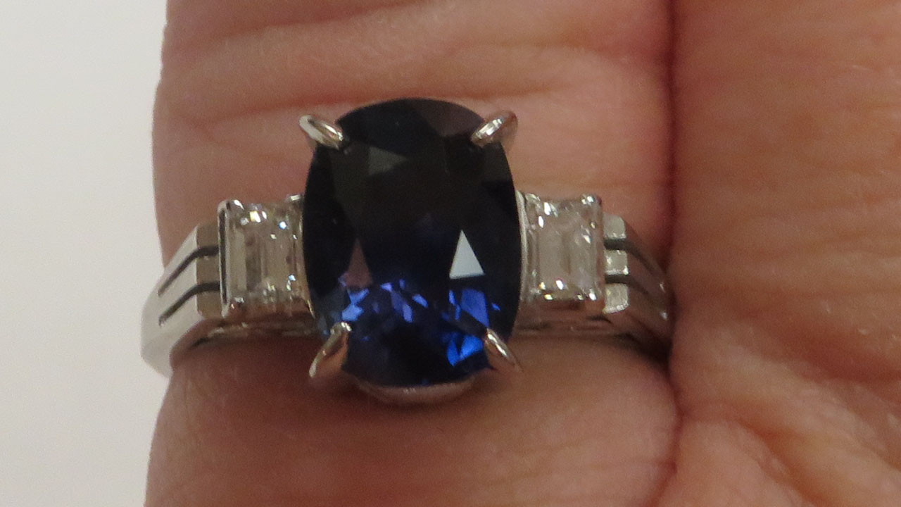 5th Image of a N/A PLATINUM SAPPHIRE CORUNDUM AND DIAOMOND RING