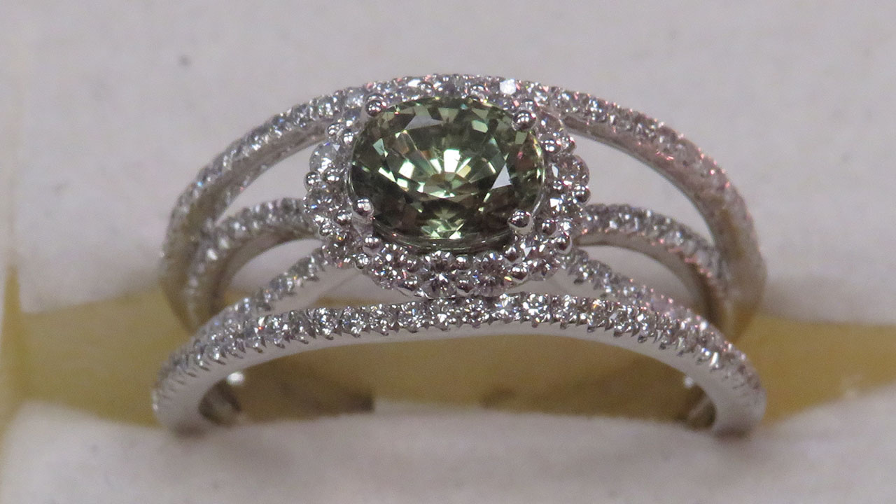 0th Image of a N/A PLATINUM ALEXANDRITE CHRYSOBERYL AND DIAMOND RING