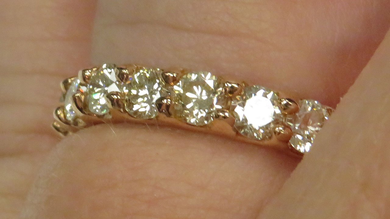 4th Image of a N/A 14K ROSE GOLD DIAMOND BAND