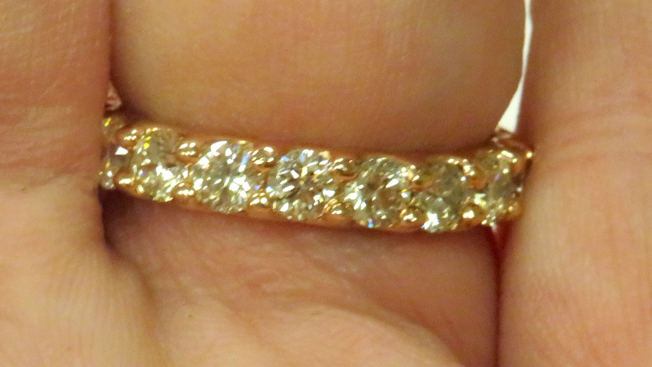 5th Image of a N/A 14K ROSE GOLD DIAMOND BAND