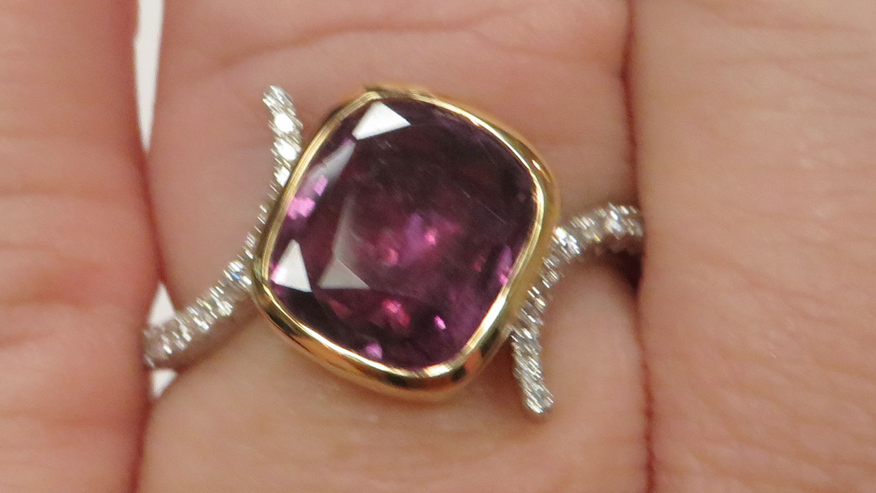 2nd Image of a N/A 18K GOLD SAPPHIRE & DIAMOND RING