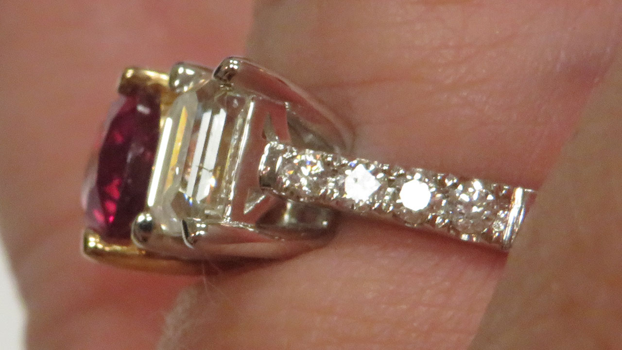 2nd Image of a N/A 18K RUBY CORUNDUM AND DIAMOND