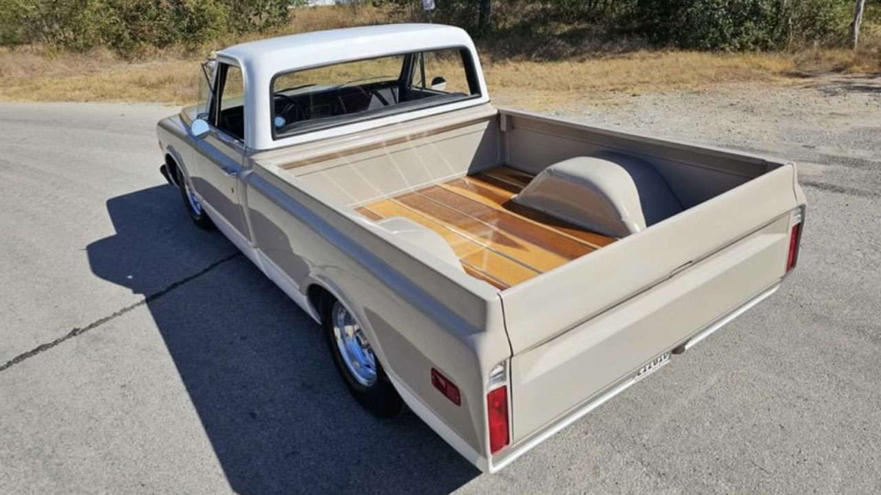2nd Image of a 1968 CHEVROLET C10
