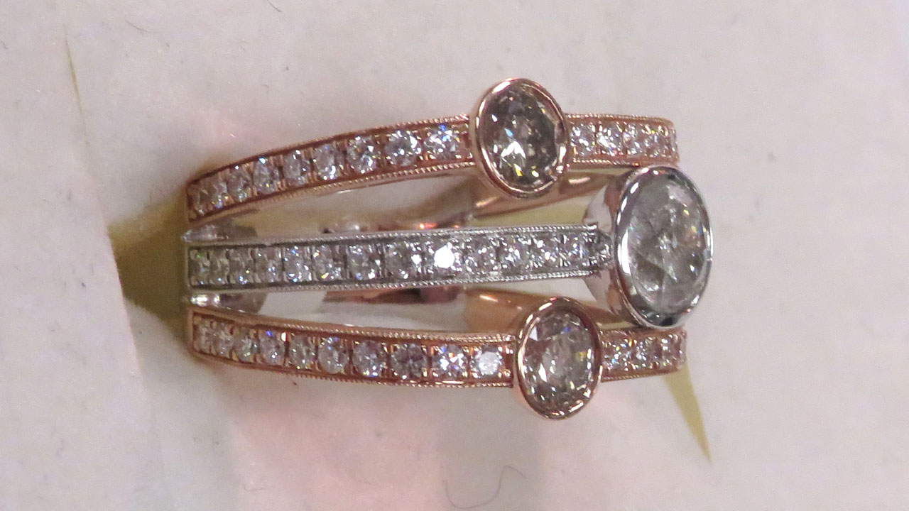 2nd Image of a N/A 14K GOLD DIAMOND N/A