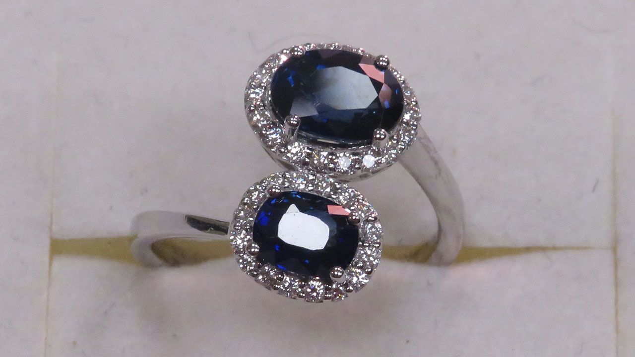 0th Image of a N/A 18K BLUE SAPPHIRE & DIAMOND RING