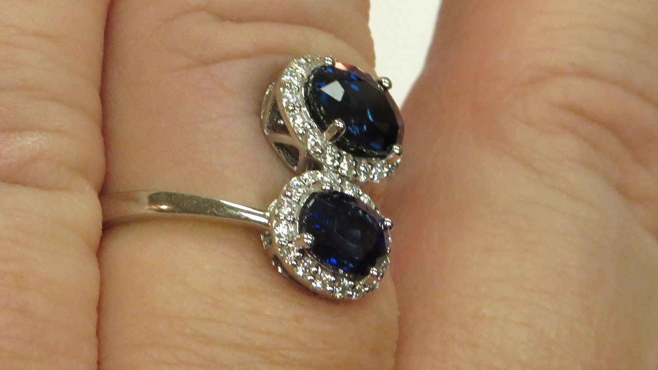 6th Image of a N/A 18K BLUE SAPPHIRE & DIAMOND RING