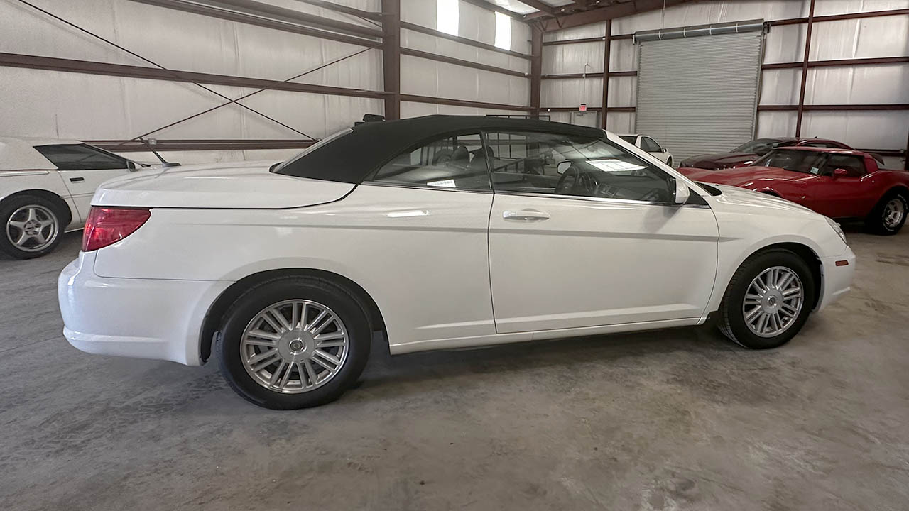 2nd Image of a 2008 CHRYSLER SEBRING TOURING