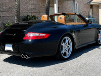 Image 7 of 26 of a 2007 PORSCHE 911 CARRERA S