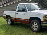 Image 3 of 8 of a 1989 CHEVROLET K1500