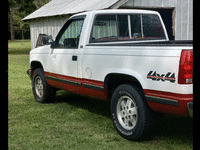 Image 5 of 8 of a 1989 CHEVROLET K1500