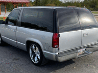 Image 2 of 10 of a 1999 CHEVROLET TAHOE LS