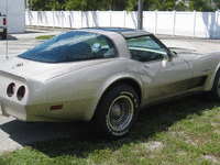 Image 4 of 12 of a 1982 CHEVROLET CORVETTE