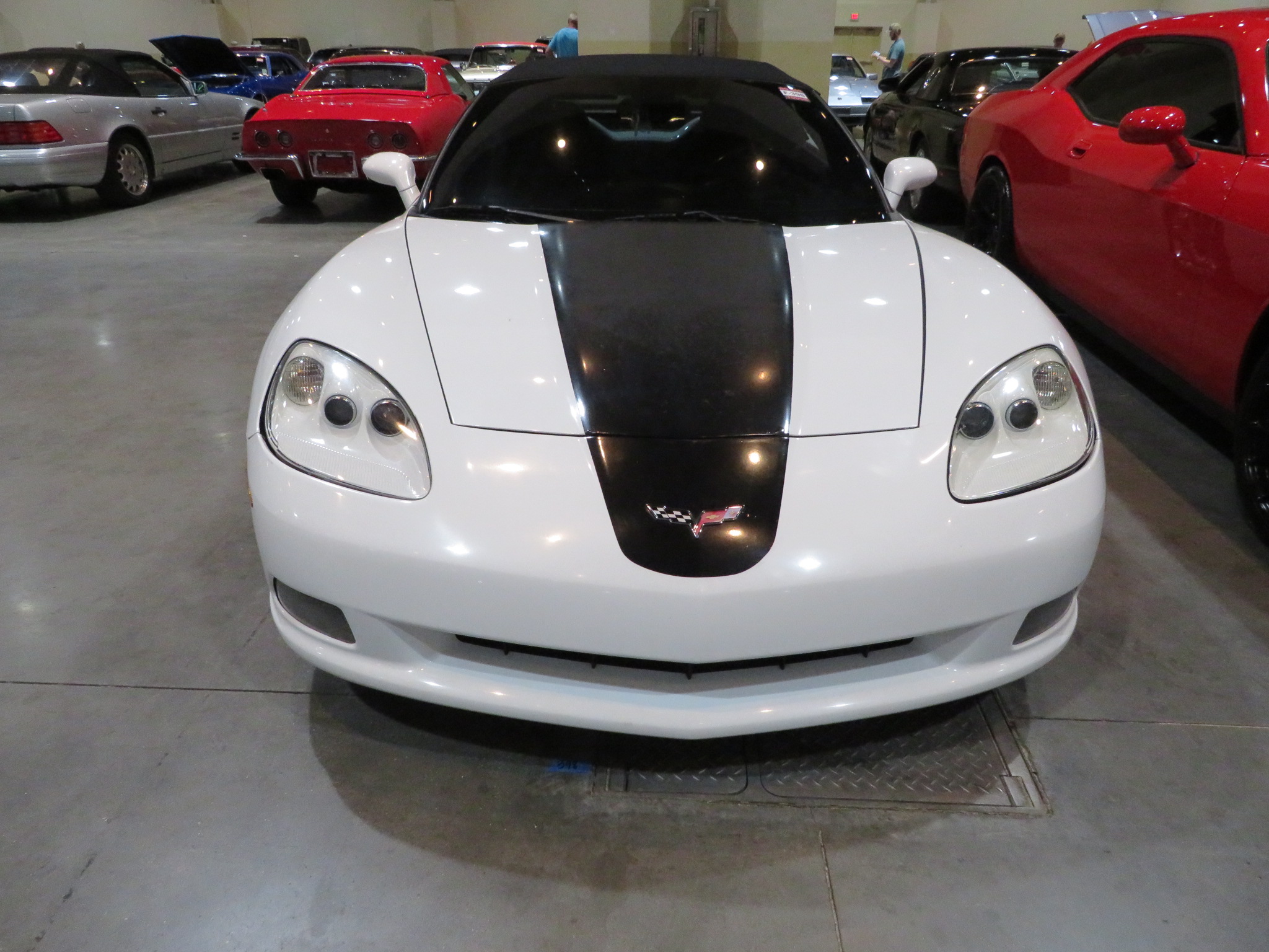 3rd Image of a 2005 CHEVROLET CORVETTE