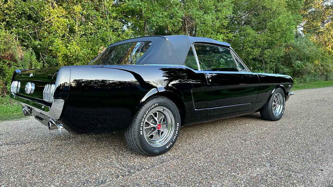 3rd Image of a 1966 FORD MUSTANG