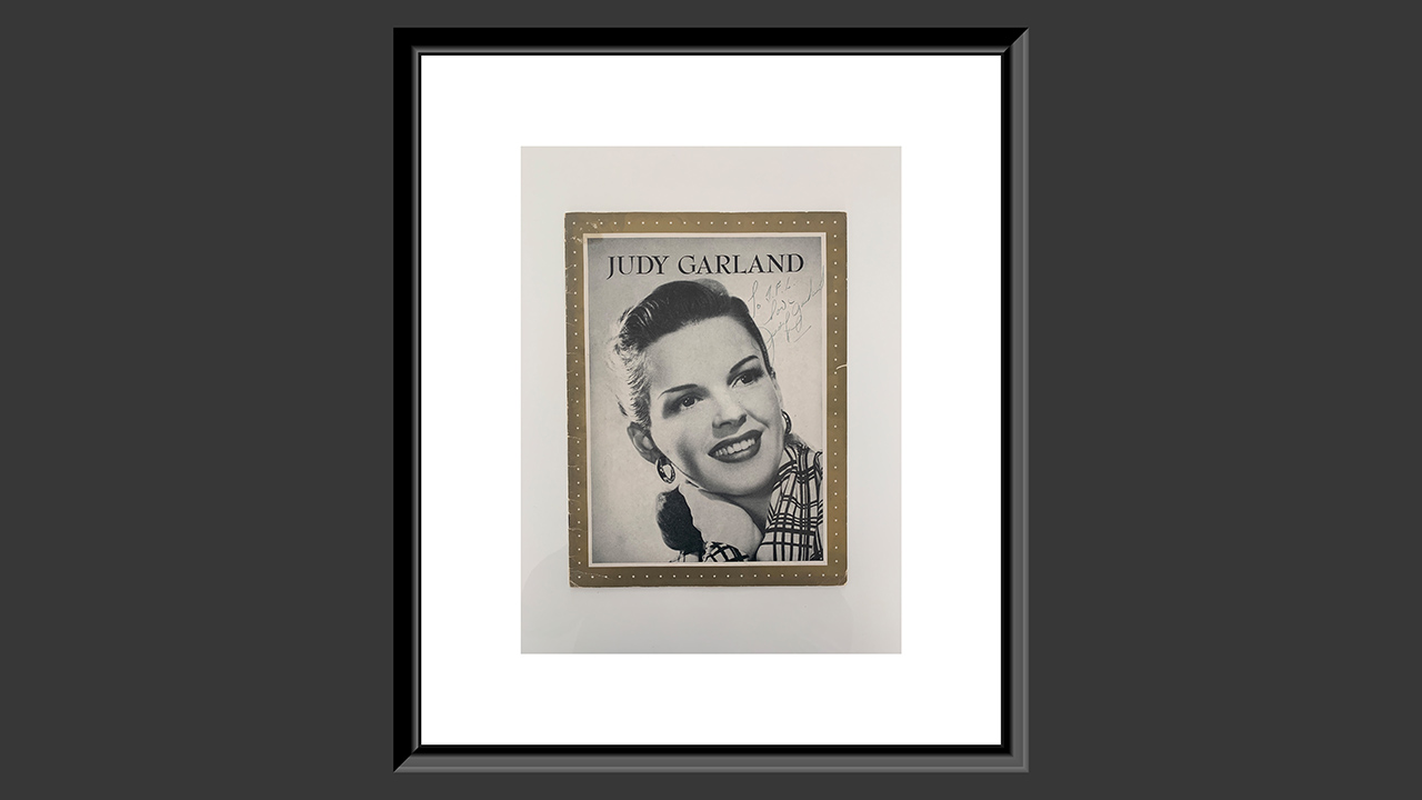0th Image of a N/A JUDY GARLAND SIGNED MAGAZINE
