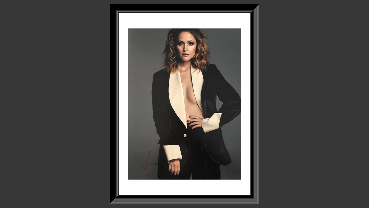 0th Image of a N/A ROSE BYRNE SIGNED PHOTO