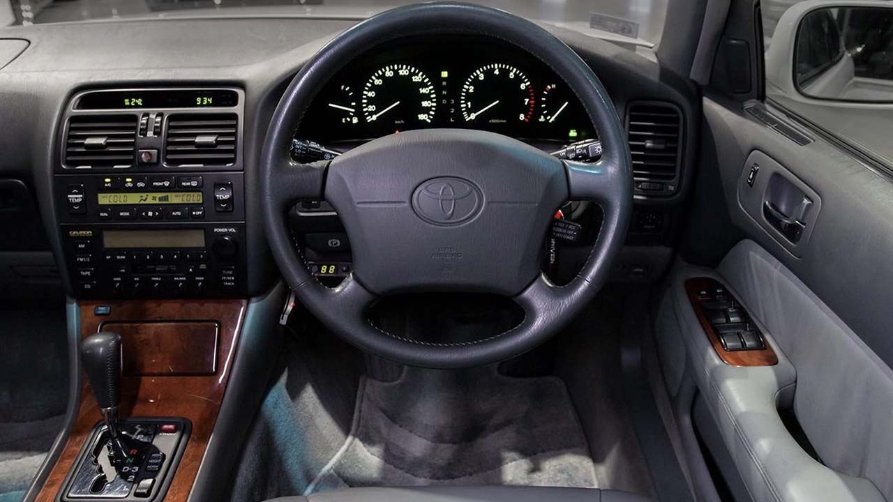 8th Image of a 1995 TOYOTA CELSIOR