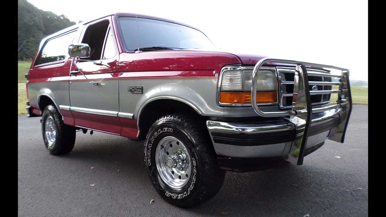 2nd Image of a 1994 FORD BRONCO XLT