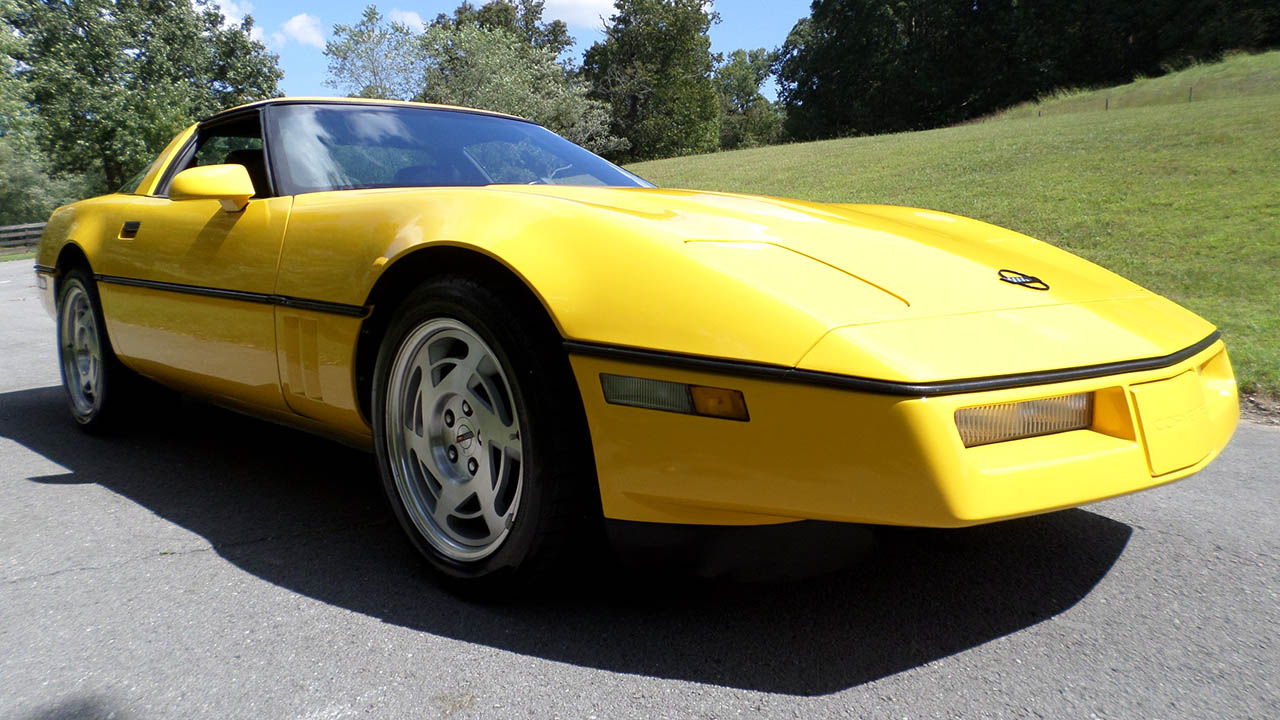 2nd Image of a 1990 CHEVROLET CORVETTE