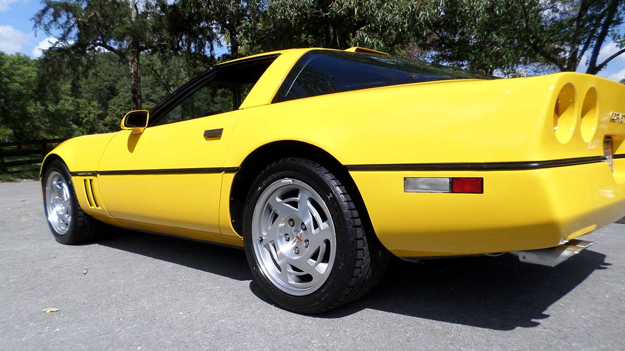 5th Image of a 1990 CHEVROLET CORVETTE