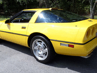 Image 4 of 13 of a 1990 CHEVROLET CORVETTE