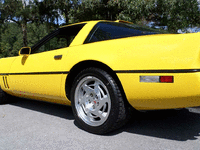 Image 6 of 13 of a 1990 CHEVROLET CORVETTE