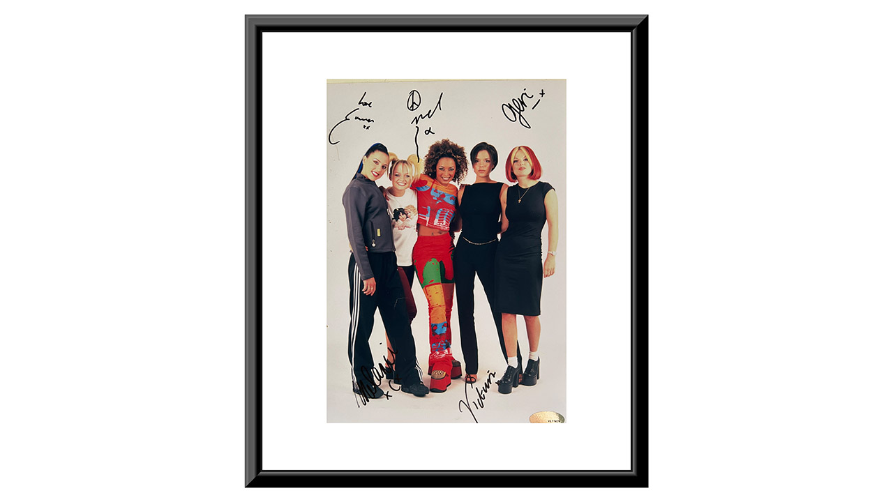 0th Image of a N/A SPICE GIRLS BAND SIGNED