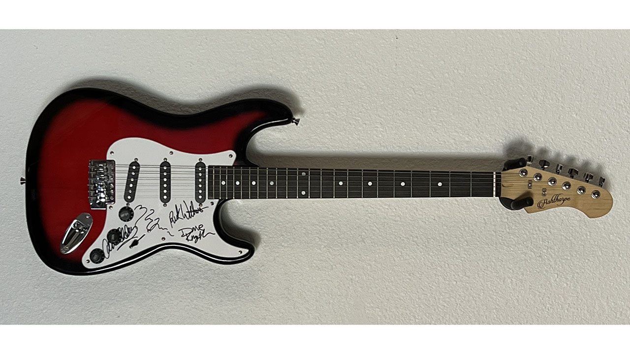 0th Image of a N/A DIRE STRAITS BAND SIGNED STRATOCASTER STYLE