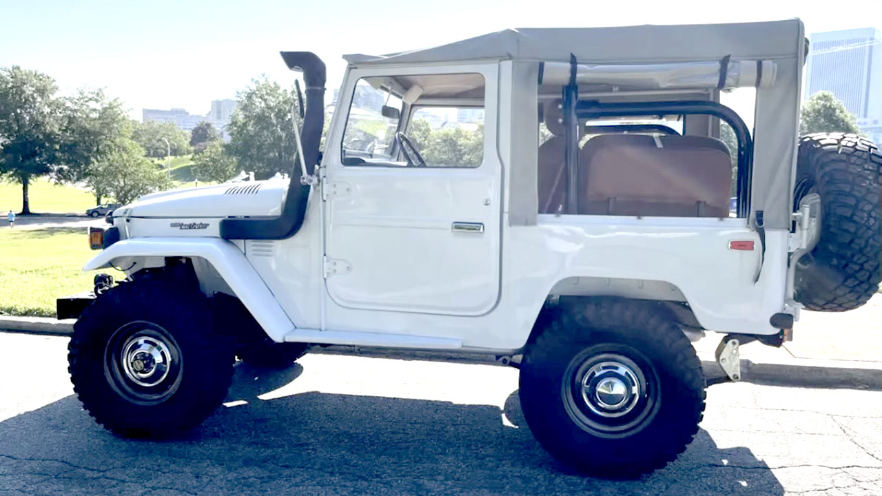 0th Image of a 1980 TOYOTA LAND CRUISER FJ40