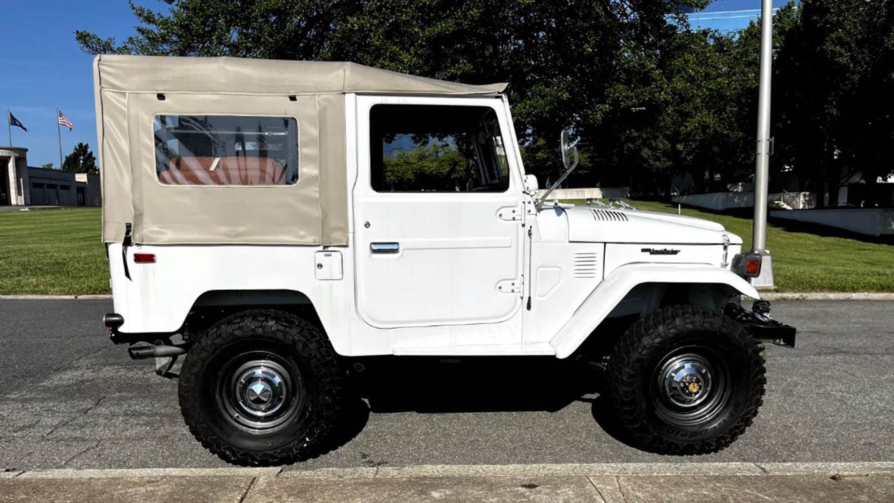 1st Image of a 1980 TOYOTA LAND CRUISER FJ40