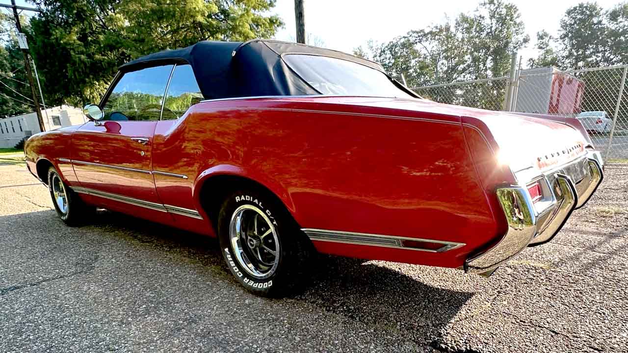 3rd Image of a 1971 OLDSMOBILE CUTLASS S