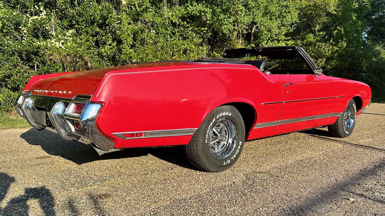 4th Image of a 1971 OLDSMOBILE CUTLASS S