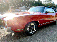 Image 2 of 12 of a 1971 OLDSMOBILE CUTLASS S