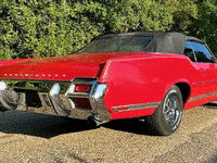 Image 6 of 12 of a 1971 OLDSMOBILE CUTLASS S