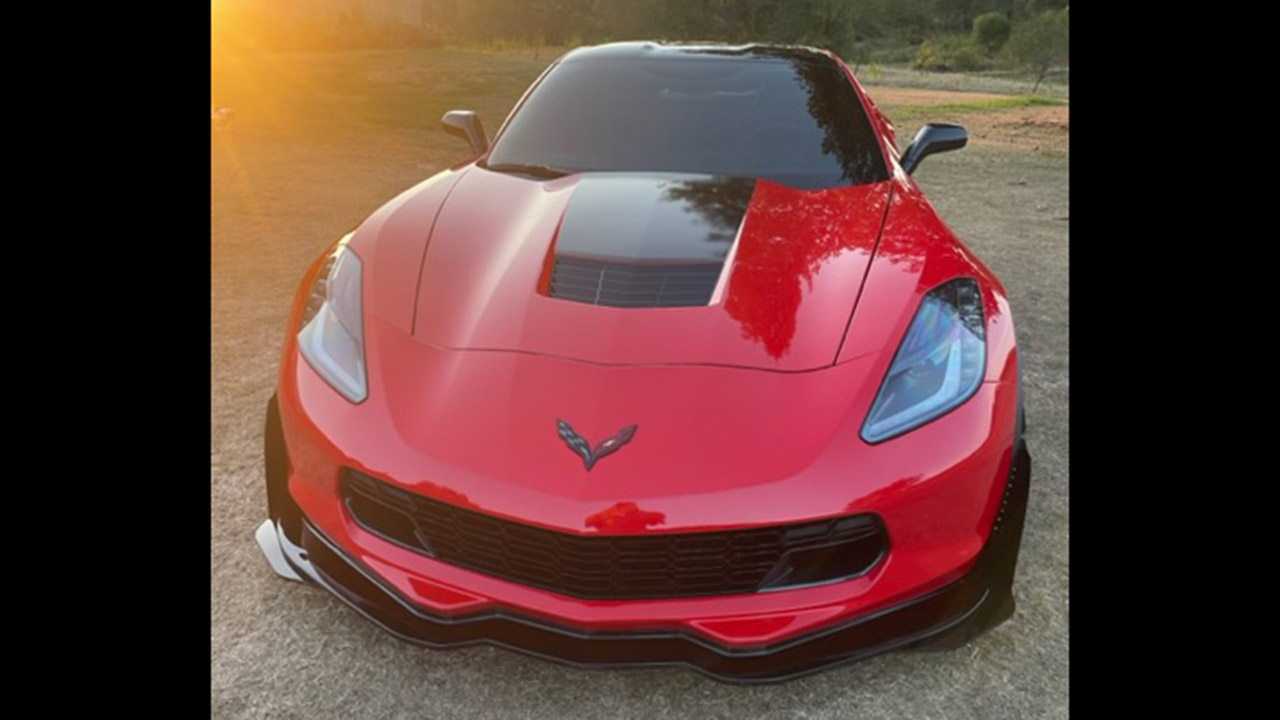 3rd Image of a 2015 CHEVROLET CORVETTE STINGRAY Z51 2LT