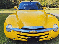 Image 5 of 7 of a 2004 CHEVROLET SSR LS