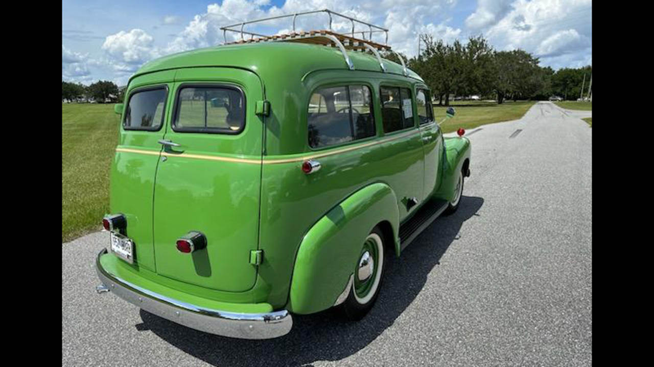 2nd Image of a 1952 GMC SUBURBAN