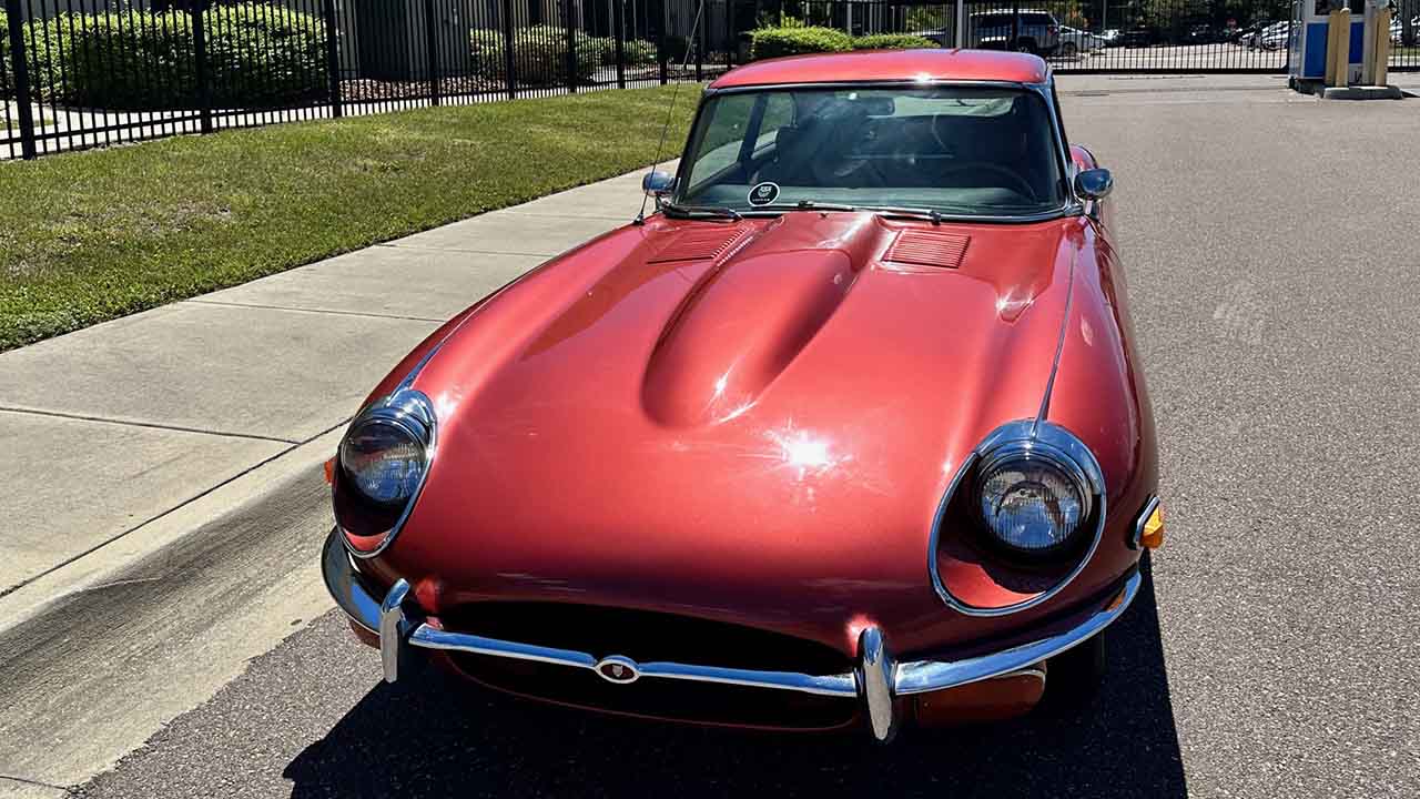 2nd Image of a 1969 JAGUAR E-TYPE 11