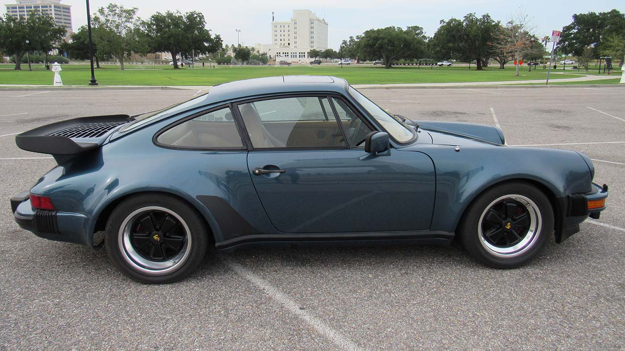 2nd Image of a 1979 PORSCHE 930