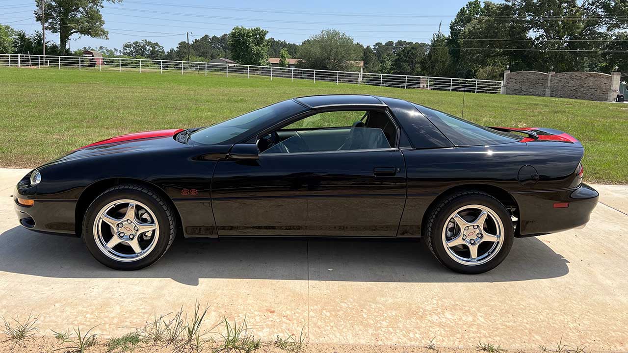 3rd Image of a 1999 CHEVROLET CAMARO Z28