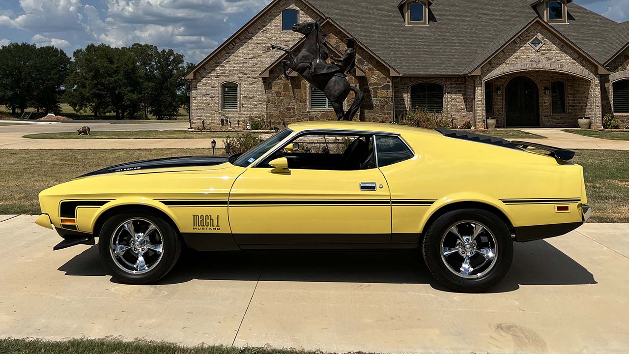 3rd Image of a 1972 FORD MUSTANG MACH 1