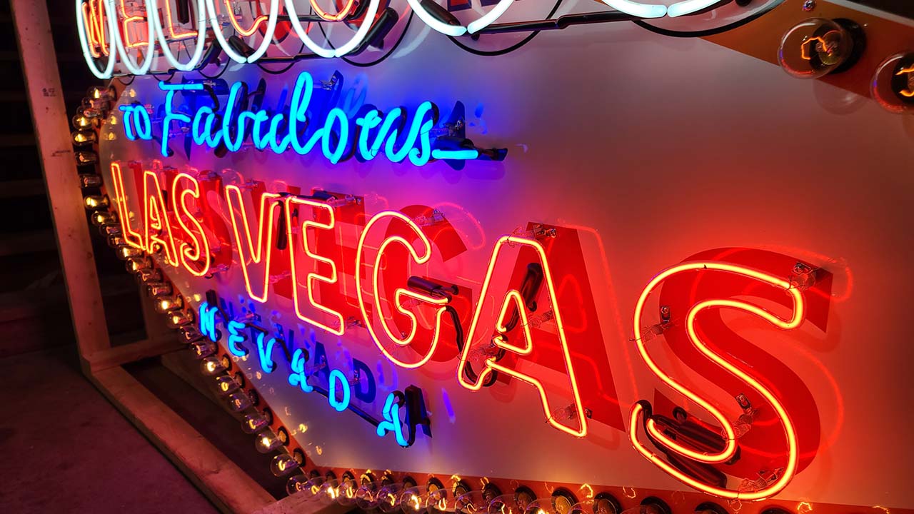 8th Image of a N/A LAS VEGAS ANIMATED TIN NEON