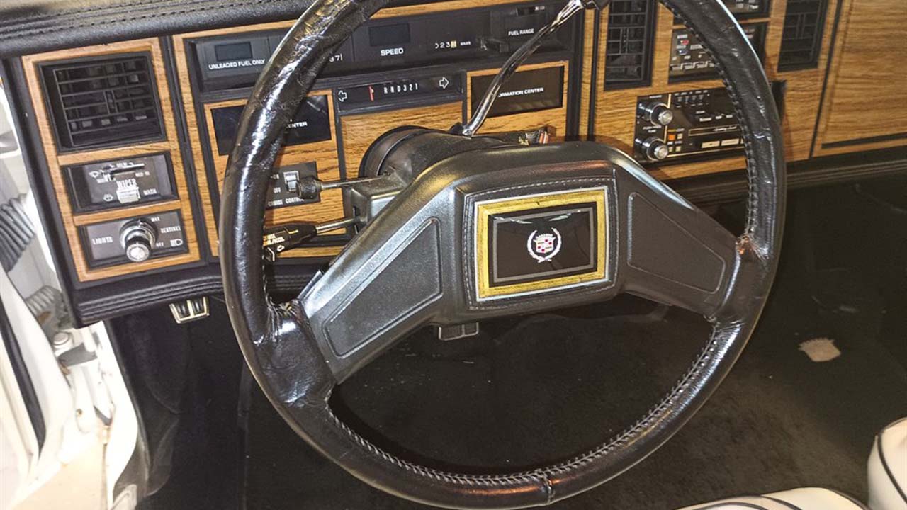 8th Image of a 1985 CADILLAC ELDORADO