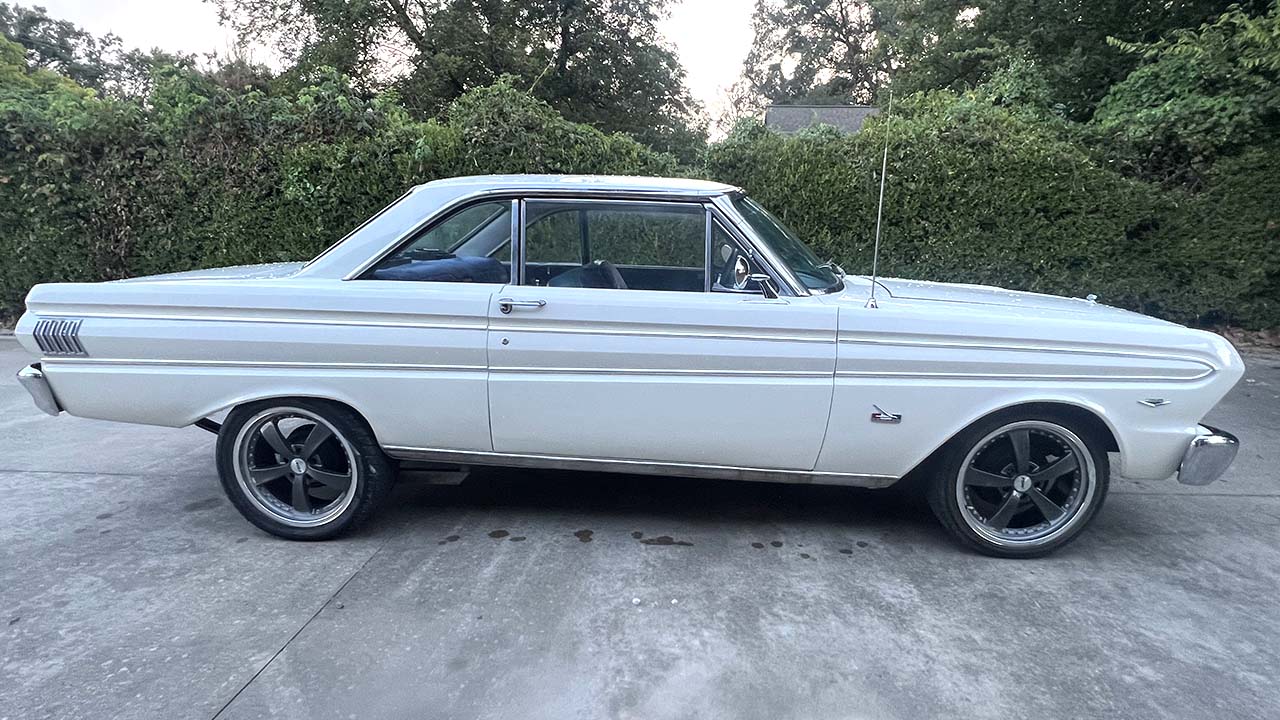 2nd Image of a 1964 FORD FALCON