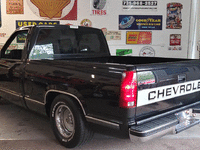 Image 2 of 21 of a 1989 CHEVROLET C1500