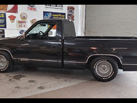 Image 3 of 21 of a 1989 CHEVROLET C1500