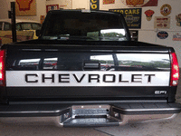 Image 6 of 21 of a 1989 CHEVROLET C1500